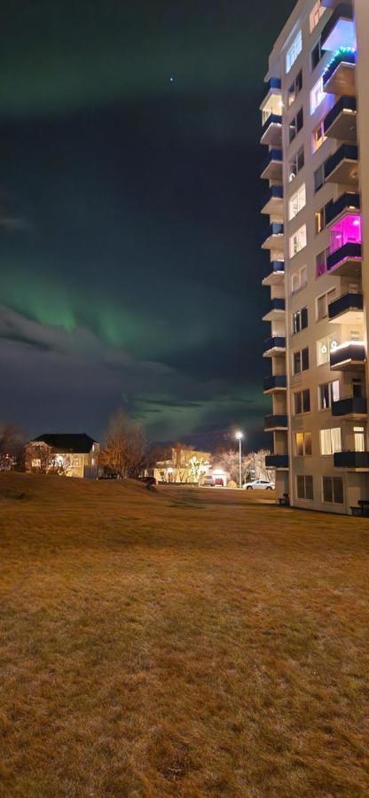 Overlooking The City, Bright & Cozy - Free Parking Рейкьявик Экстерьер фото